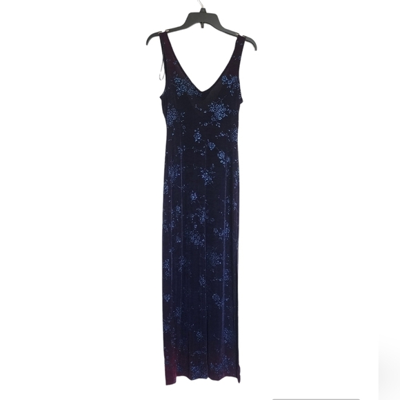 All that Jazz Dresses & Skirts - All That Jazz Sleeveless Vneck Evening Dress size Small